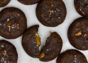 chocolate cookies with salted caramel